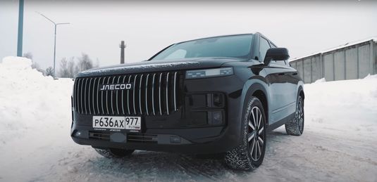 Range Rover Evoque (Б/У) против Нового Jaecoo J7. Anton Avtoman